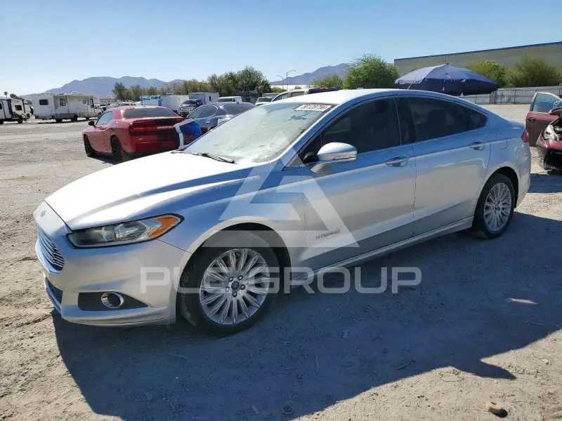 2013 Ford FUSION фото