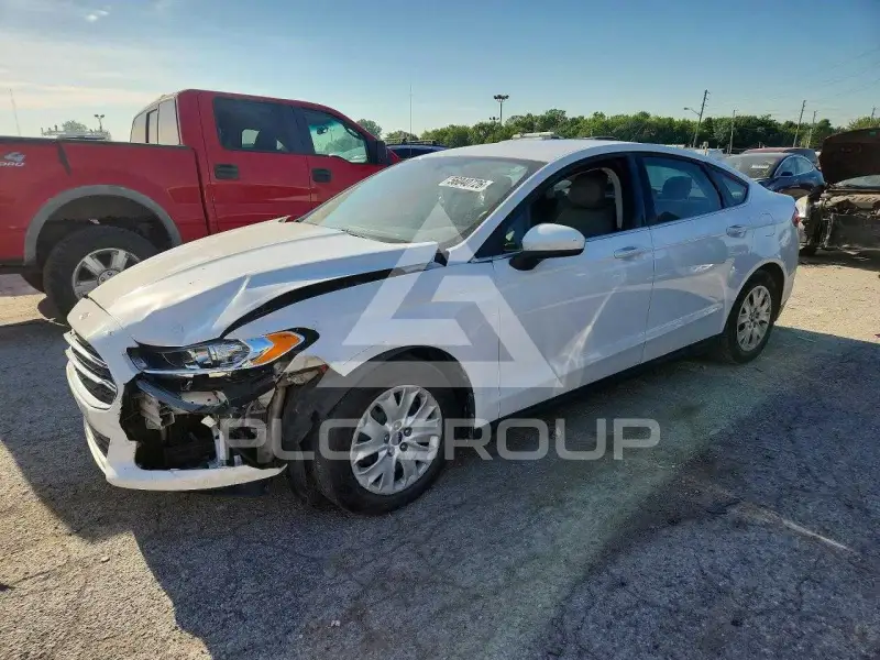 2013 Ford FUSION фото