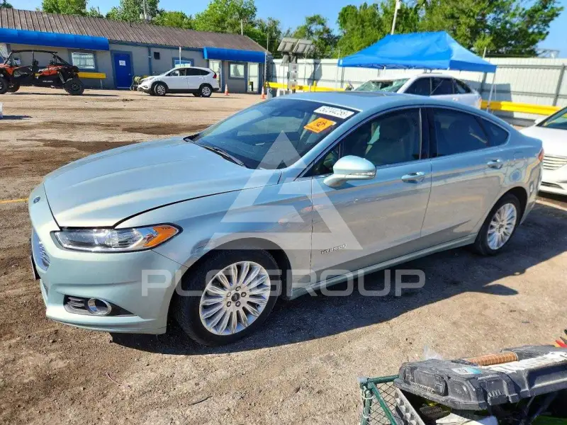 2013 Ford FUSION photo