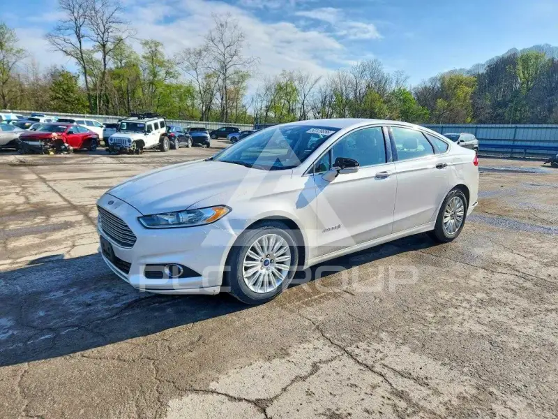 2013 Ford FUSION фото