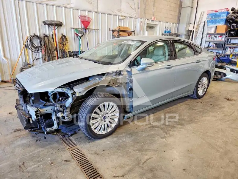 2013 Ford FUSION фото