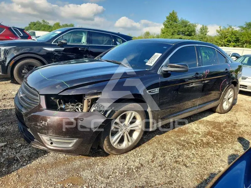 2013 Ford TAURUS фото