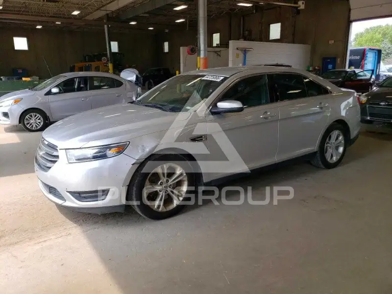 2013 Ford TAURUS фото
