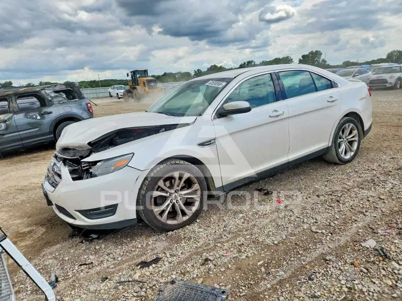 2013 Ford TAURUS photo