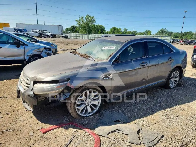 2013 Ford TAURUS фото