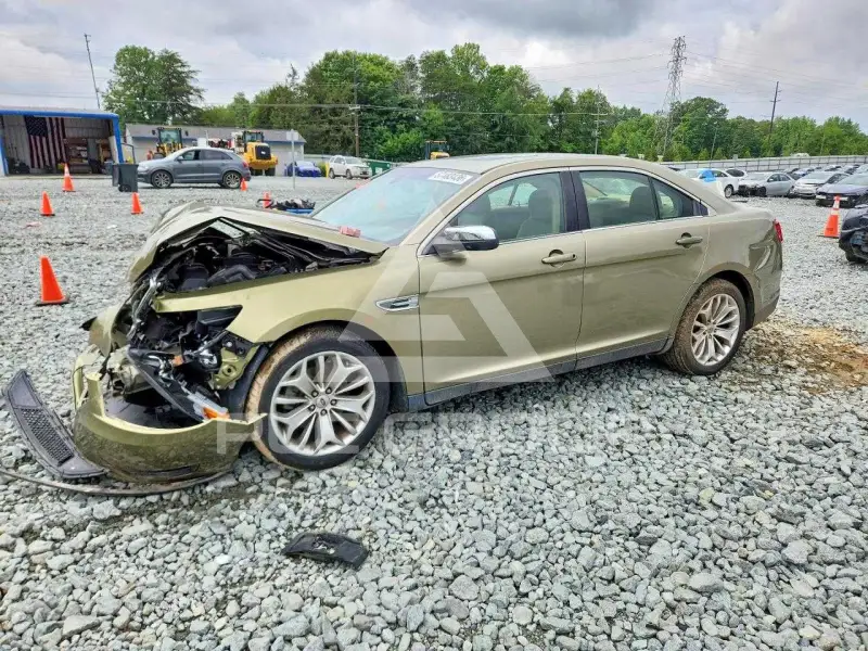 2013 Ford TAURUS фото
