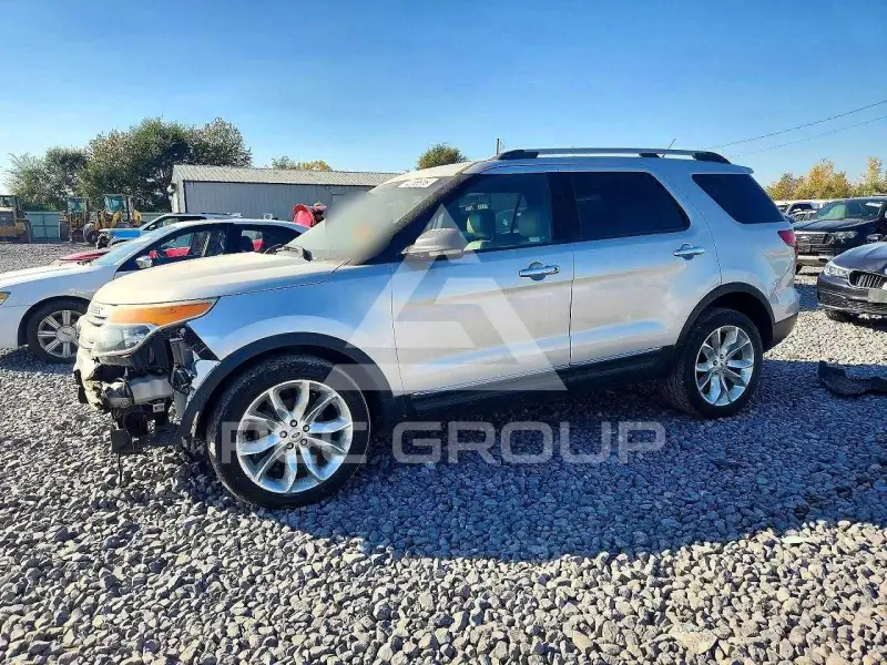 2013 Ford EXPLORER photo