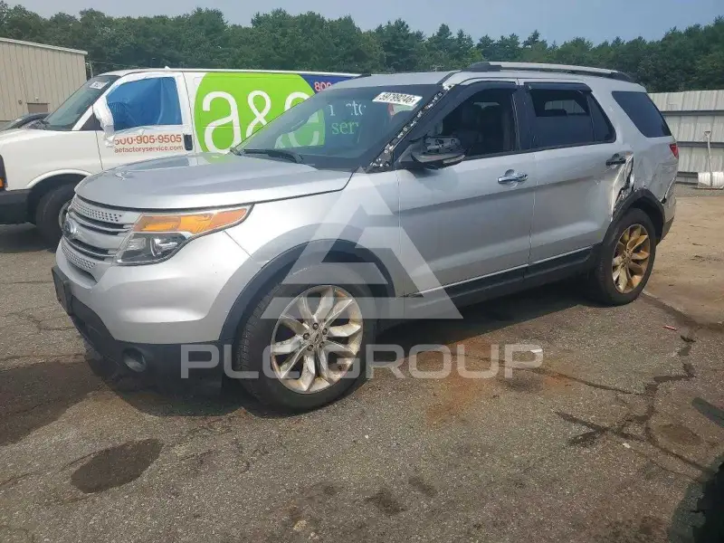 2013 Ford EXPLORER фото