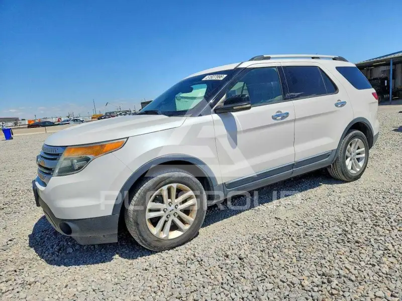 2013 Ford EXPLORER photo