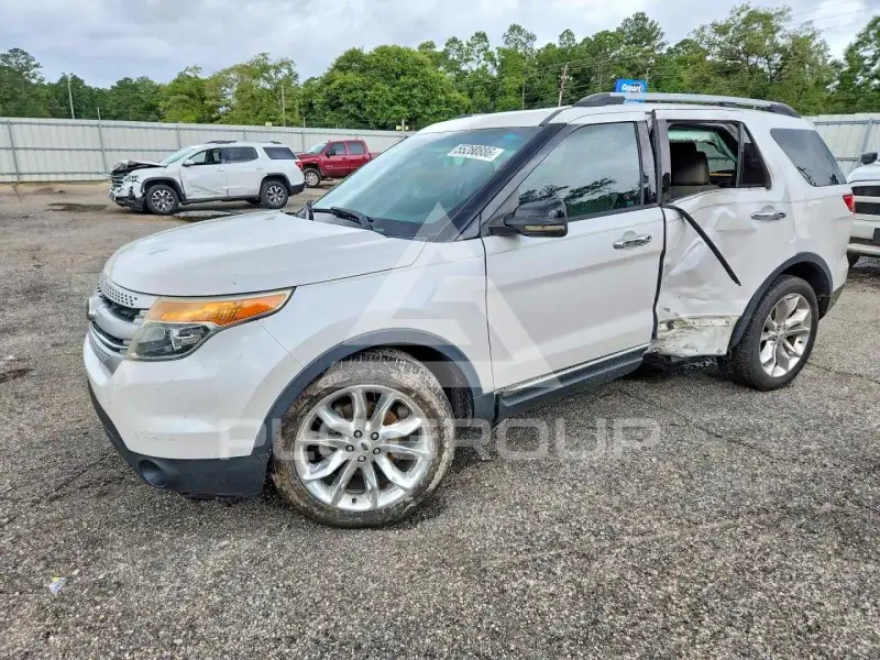 2013 Ford EXPLORER фото