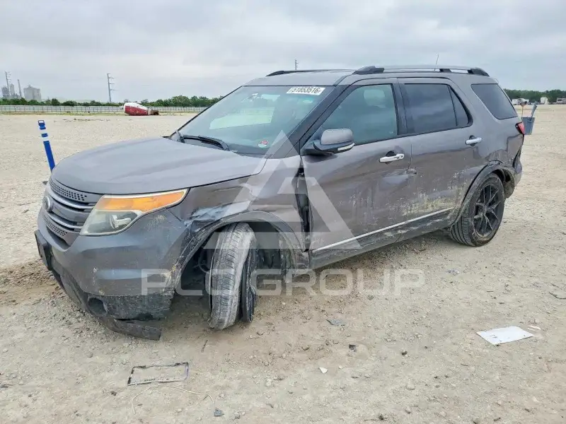 2013 Ford EXPLORER photo