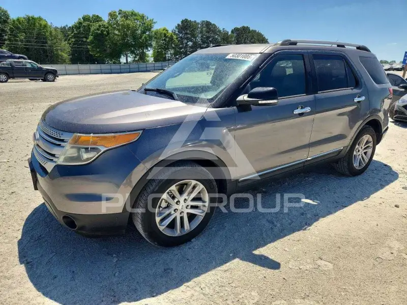 2013 Ford EXPLORER photo