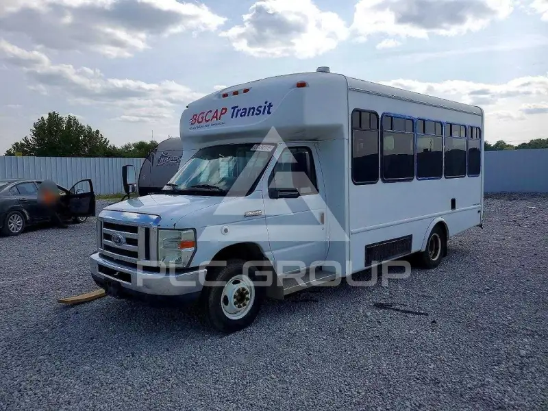 2013 Ford ECONOLINE фото