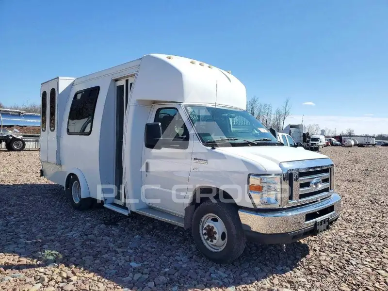 2013 Ford ECONOLINE фото