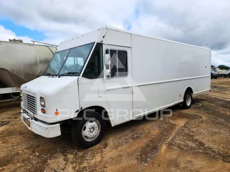 2013 Ford F-590 photo