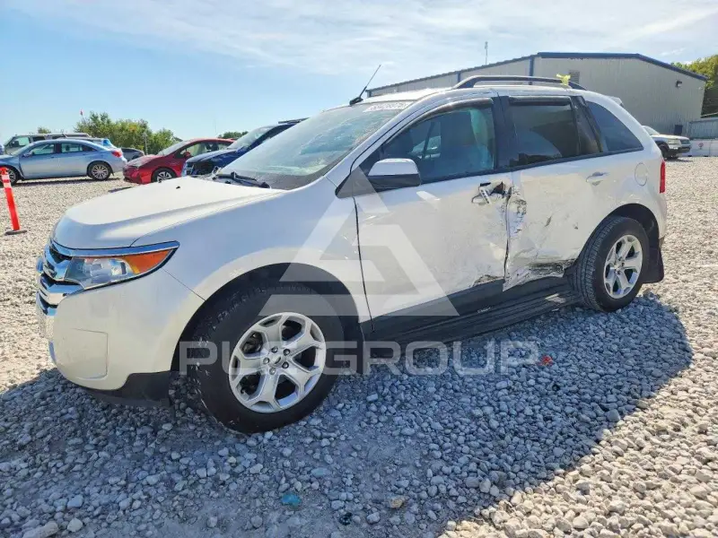2013 Ford EDGE photo