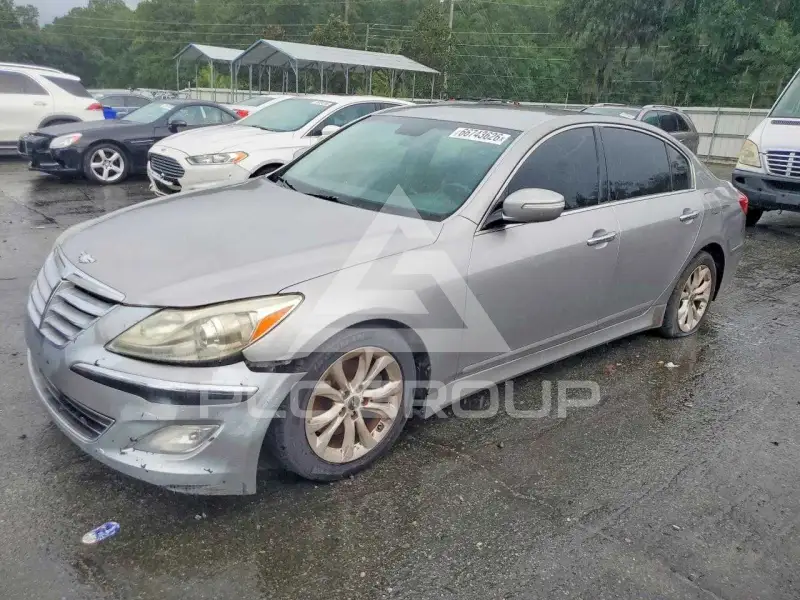 2013 Hyundai Genesis photo