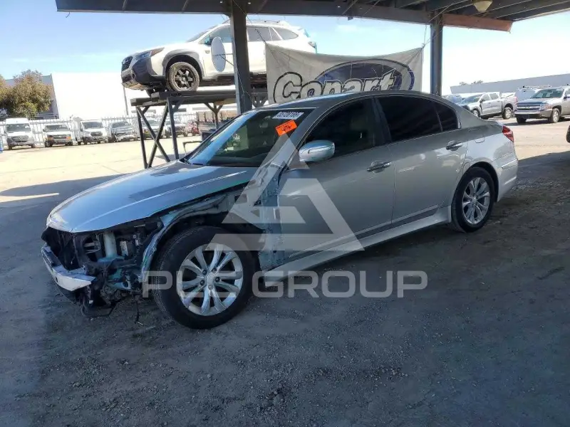 2013 Hyundai Genesis photo