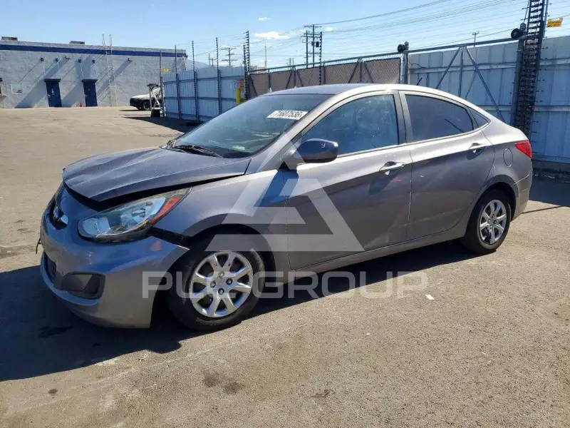 2013 Hyundai Accent фото