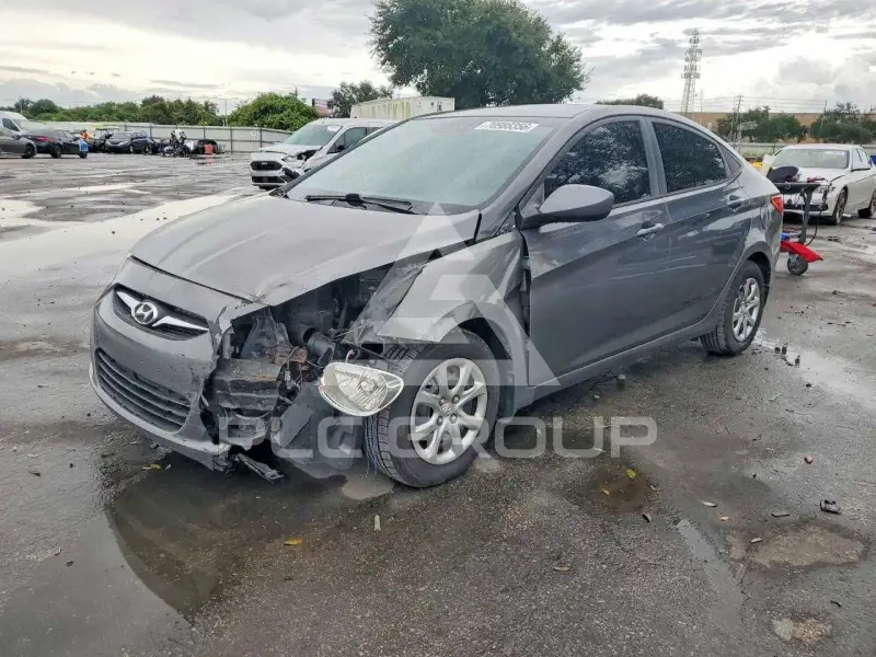 2013 Hyundai Accent фото