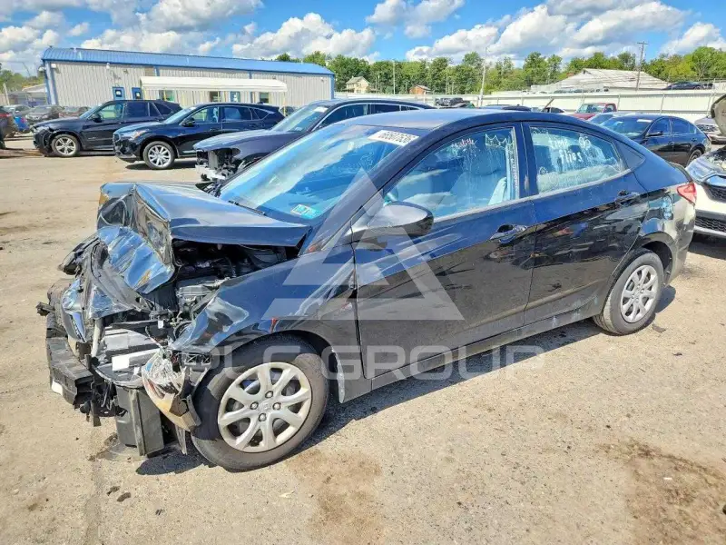 2013 Hyundai Accent фото