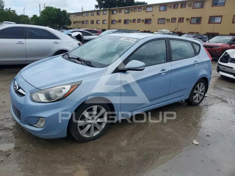 2013 Hyundai Accent фото