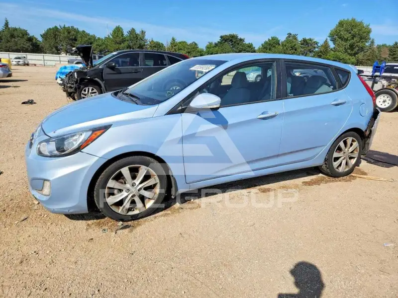 2013 Hyundai Accent фото