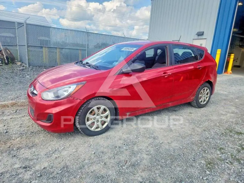 2013 Hyundai Accent photo