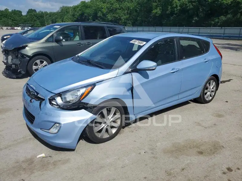 2013 Hyundai Accent фото