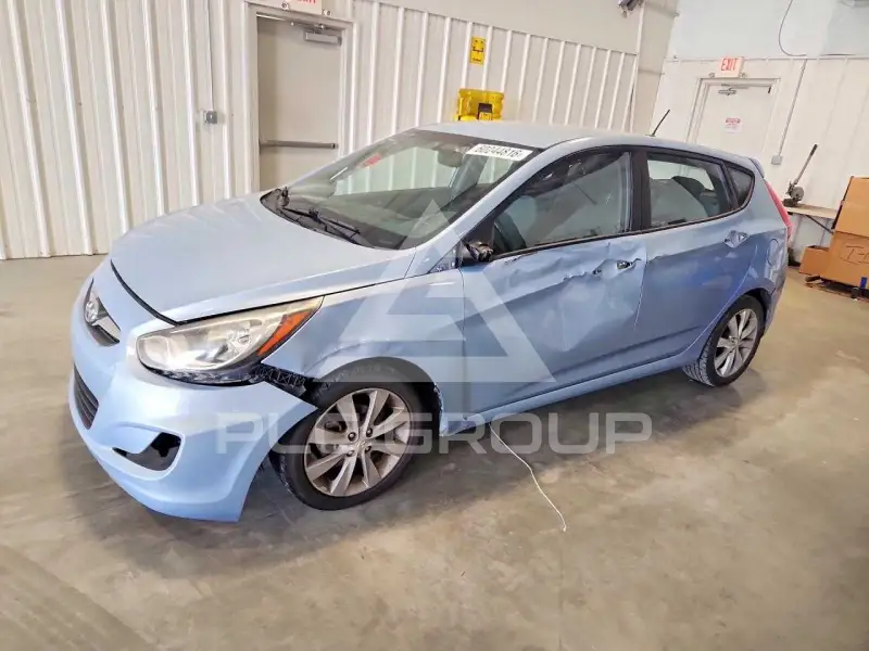 2013 Hyundai Accent photo