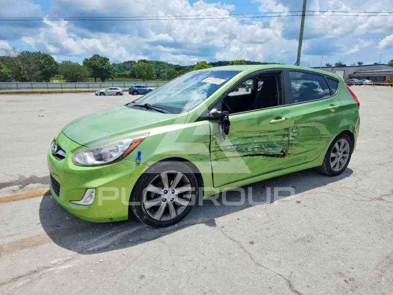 2013 Hyundai Accent photo