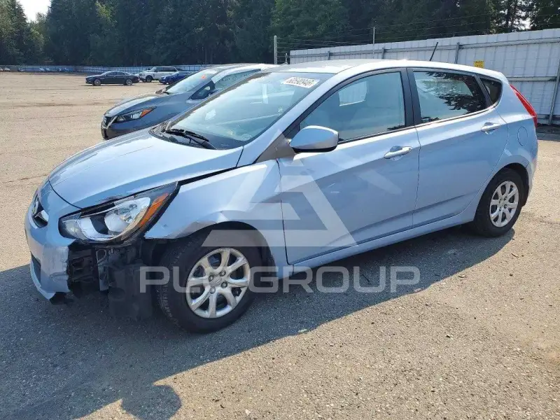 2013 Hyundai Accent photo