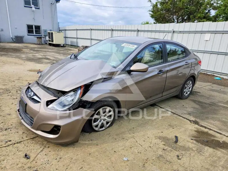 2013 Hyundai Accent фото