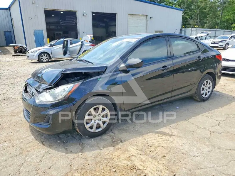 2013 Hyundai Accent фото