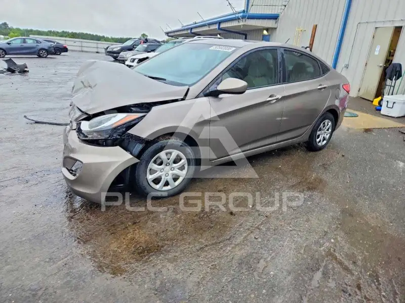 2013 Hyundai Accent фото