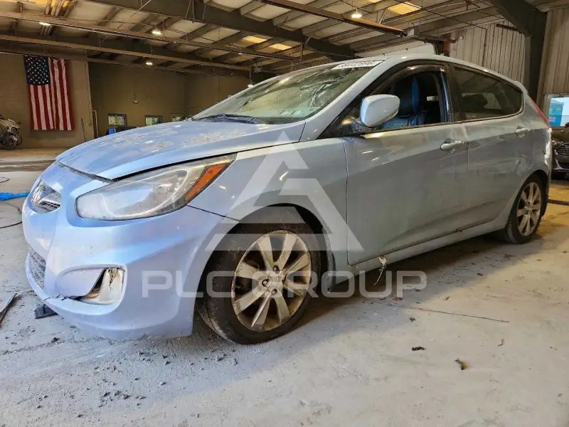 2013 Hyundai Accent фото