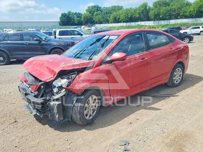 2013 Hyundai Accent фото