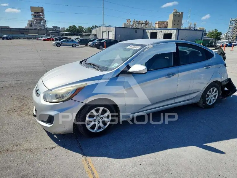 2013 Hyundai Accent фото