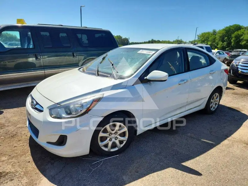 2013 Hyundai Accent photo