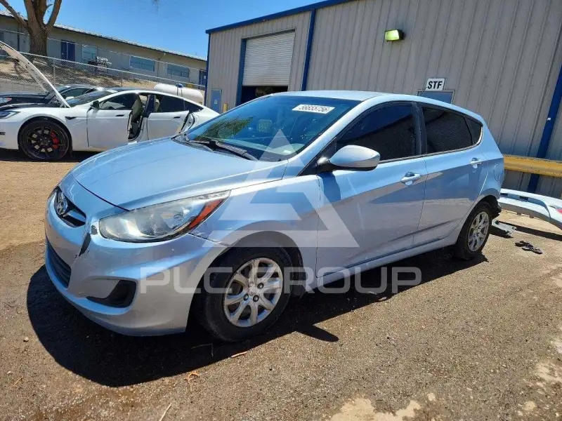 2013 Hyundai Accent фото