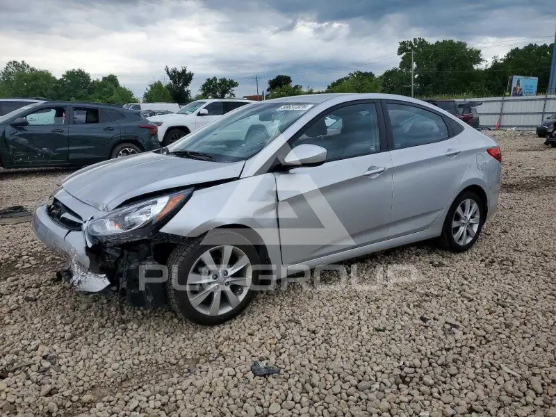 2013 Hyundai Accent фото