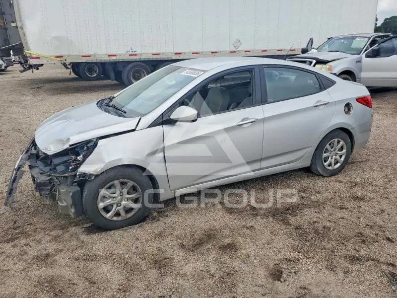 2013 Hyundai Accent фото