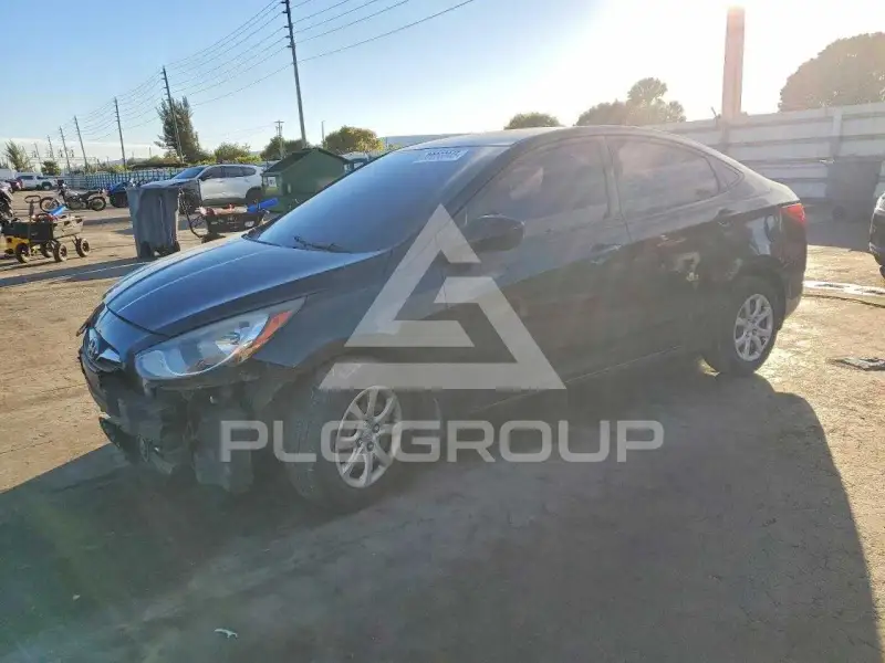 2013 Hyundai Accent фото