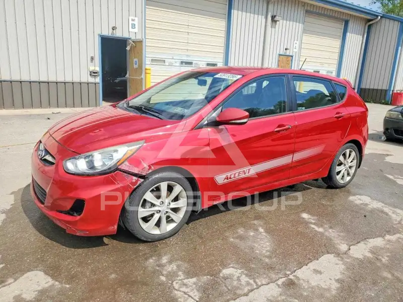 2013 Hyundai Accent photo
