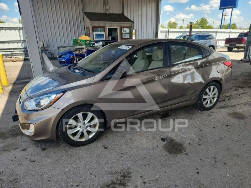 2013 Hyundai Accent фото