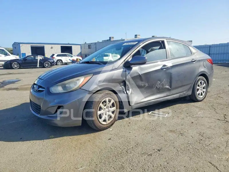 2013 Hyundai Accent фото
