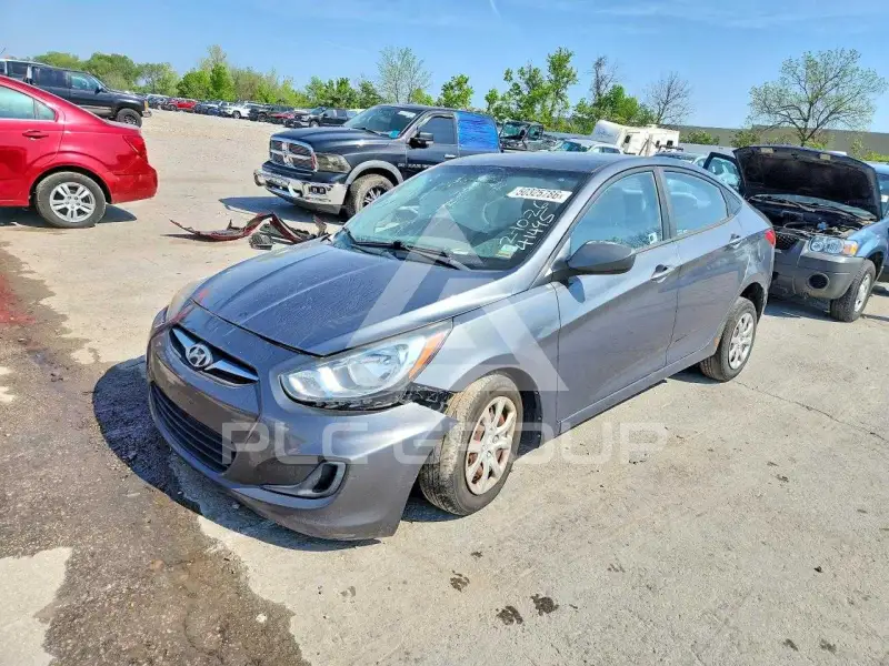 2013 Hyundai Accent photo