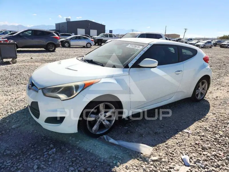 2013 Hyundai Veloster photo
