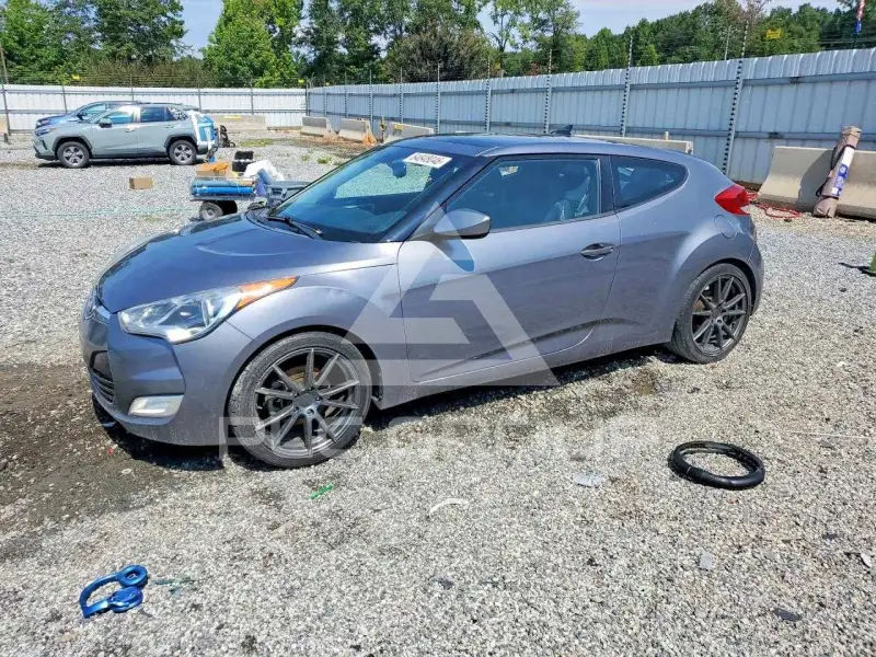 2013 Hyundai Veloster photo