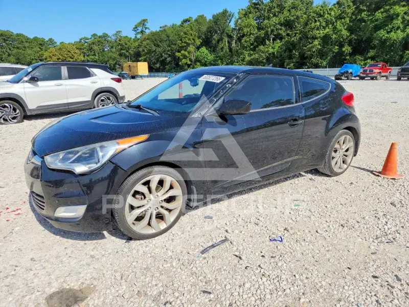 2013 Hyundai Veloster photo